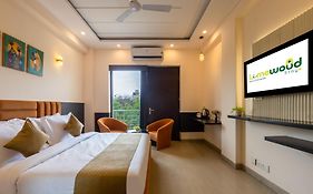 Limewood Stay Premier Golf Course Road -Sector 42